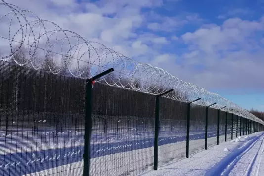 Concertina wire fence