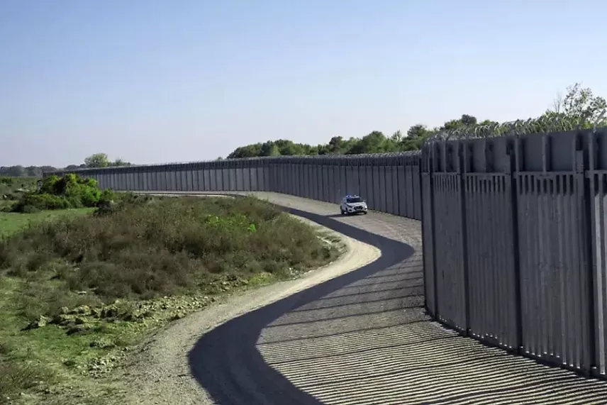 Turkey to install first barbed wire fence on border with Greece